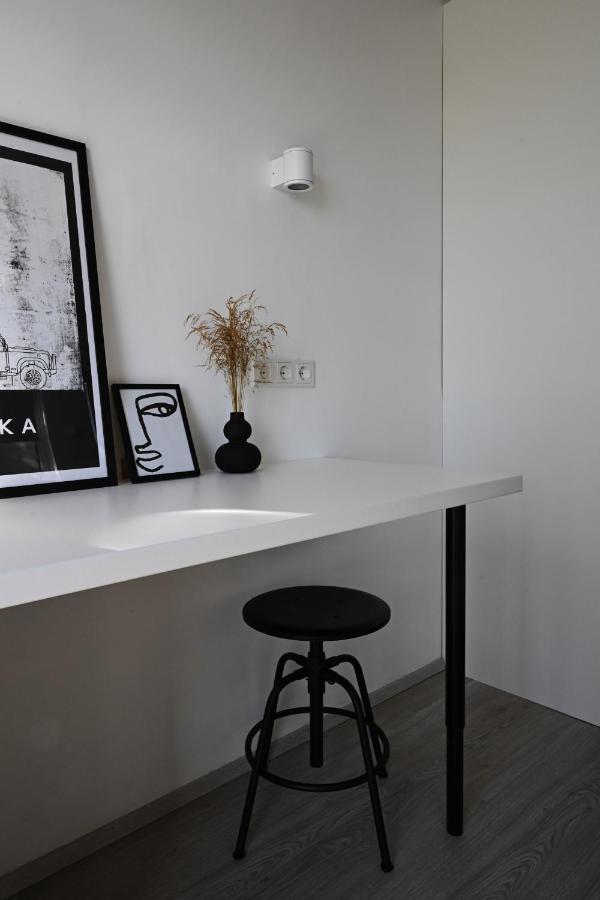 Alka - Cozy Room By The Sea With Private Hot Tub Njarthvik Exteriör bild